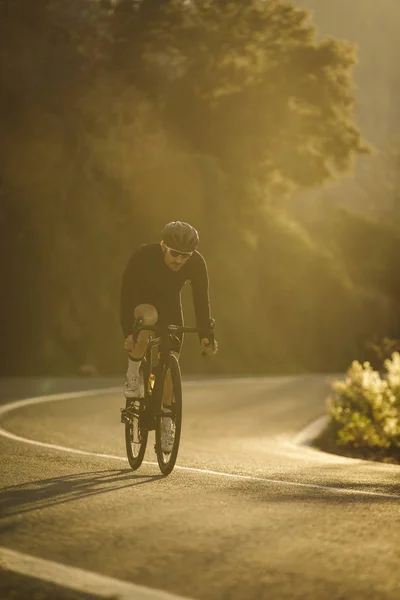 Piloto Bicicleta Estrada Profissional Ação Homens Ciclismo Bicicleta Estrada Montanha — Fotografia de Stock