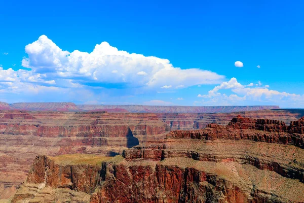 Vue sur la partie sud et nord de la bordure du Grand Canyon aux États-Unis — Photo