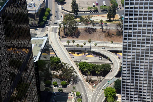 Los Angeles California ABD şehir merkezi gökdelenler arasında — Stok fotoğraf