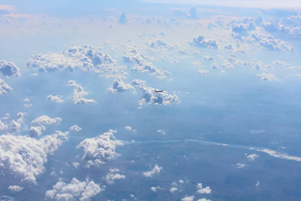 Paysage Ciel Nuages Blancs Dans Ciel Bleu Avec Avion Volant — Photo