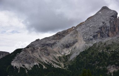 Croda Rossa 'nın ayrıntıları ve Tanrı' nın Gözü adlı özel bir konforu.