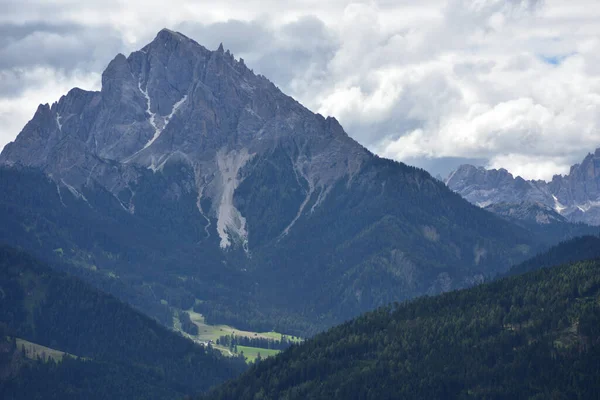 Picco Vallandro Las Montañas Que Dominan Alt Pragser Tal —  Fotos de Stock