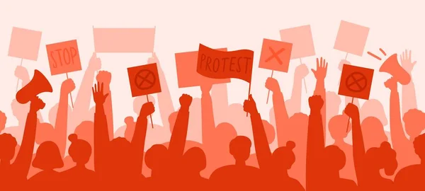 Una multitud de personas políticamente activas protesta. Siluetas con carteles, megáfonos. Expresión de la posición política y social. Revolución, manifestación, concepto de protesta. Ilustración plana del vector. — Vector de stock