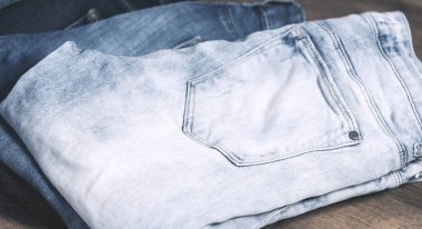 kot elbise yığını