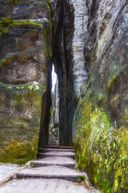Adrszpach Milli Parkı-Teplice rocks. Rock kasabası. Çek Cumhuriyeti