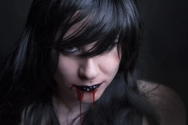 Zumbi Feminino Com Sangue Boca Halloween — Fotografia de Stock
