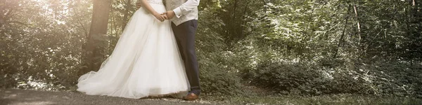 Panorama Einer Braut Und Eines Bräutigams Park Hochzeitsbanner — Stockfoto