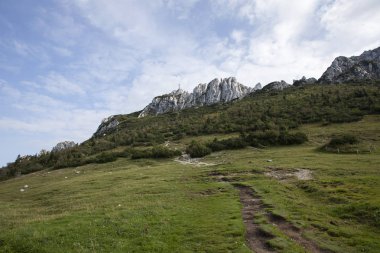 Panorama manzaralı Kampenwand, Bavyera dağı, yaz zamanı