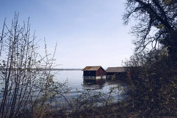 Boathouse jezera Starnberg, bavorské pohoří v Německu — Stock fotografie