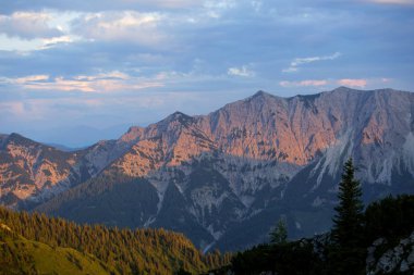 Gün batımı dağ panorama görünümü