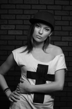 bir kara delik poz genç ciddi kız