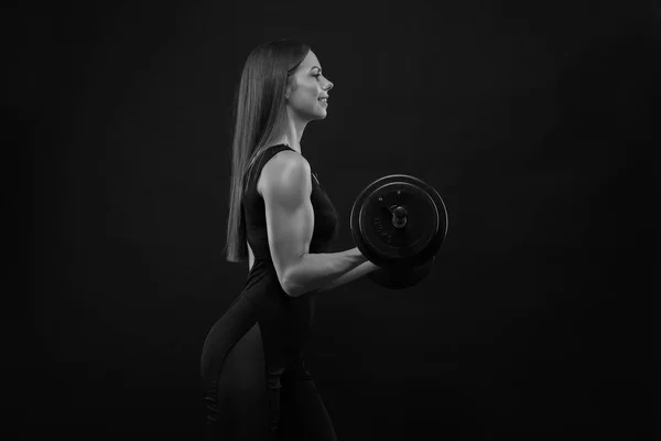 Mujer Levantando Peso Gimnasio —  Fotos de Stock