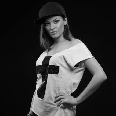 bir kara delik poz genç ciddi kız