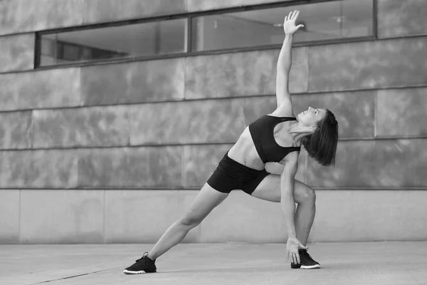 Young Sports Girl Training Street — Stock Photo, Image