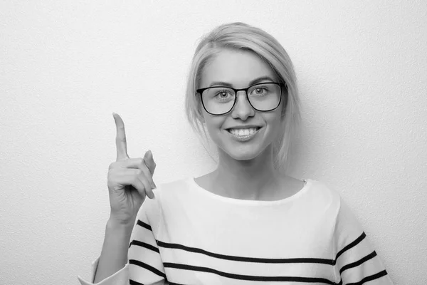 Retrato Preto Branco Close Jovem Mulher Óculos — Fotografia de Stock