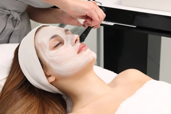 Facial Treatment Young Woman Cosmetology Salon — Stock Photo, Image