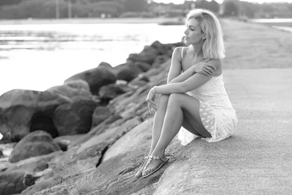 Beautiful Young Girl Pier Ocean — Stock Photo, Image