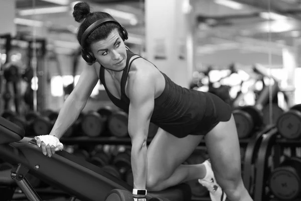 Het Sexy Meisje Fitness Sportschool Doen Oefeningen — Stockfoto