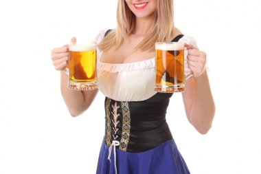 taze ışık bira bir kupa ile kız