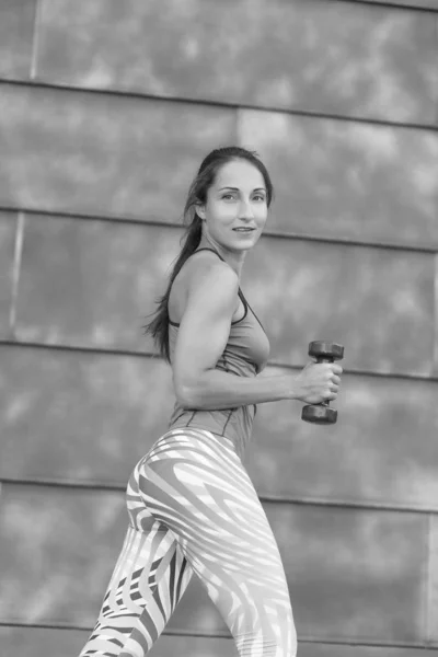 Ung fitness kvinna — Stockfoto