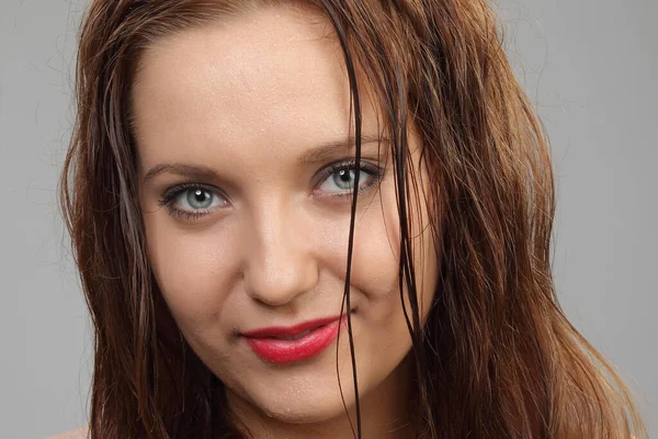 Πορτρέτο Μιας Νεαρής Όμορφης Γυναίκας Κόκκινα Μαλλιά — Φωτογραφία Αρχείου
