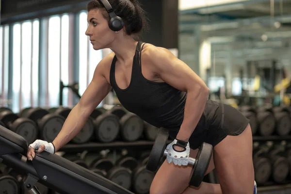 Jovem Bela Menina Fitness Com Corpo Muscular — Fotografia de Stock