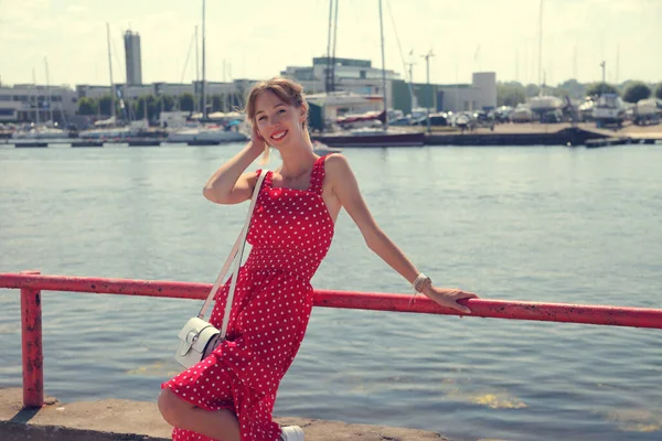 Young Woman Slender Dress Yachts — Stock Photo, Image