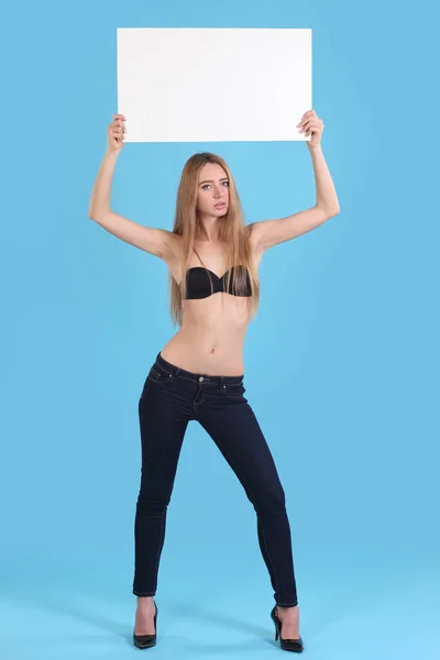 Genç Güzel Seksi Kız Mesajın Beyaz Işaretleri Var — Stok fotoğraf