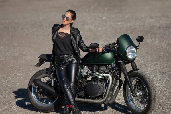 Biker Young Beauty Girl Motorcycle — Stock Photo, Image