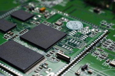 Yeşil panodaki mikro denetleyici