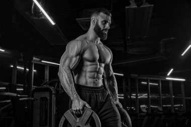 El, kas yapar halter kaldırma.