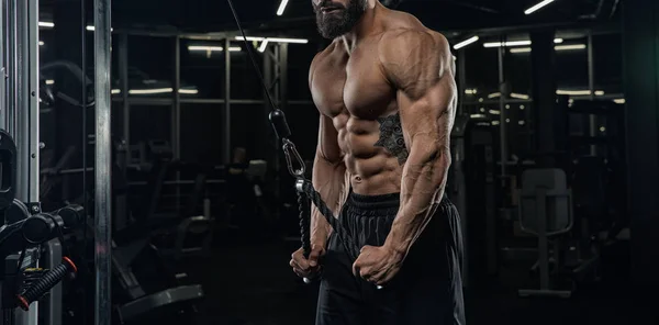 Attraktiv Lång Muskulös Bodybuilder Gör Tunga Deadlifts Moder Fitness Center — Stockfoto