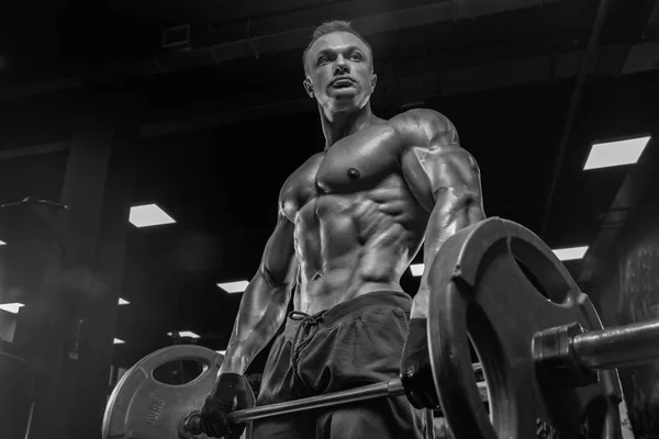 Homem Bonito Com Grandes Músculos Trens Ginásio Exercícios — Fotografia de Stock