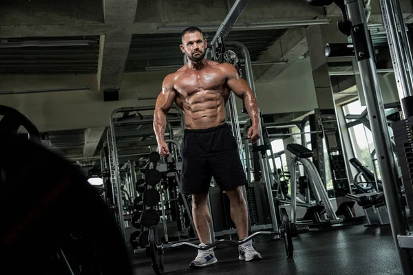 Culturista Muscoloso Alto Attraente Che Deadlifts Pesanti Nel Centro Fitness — Foto Stock