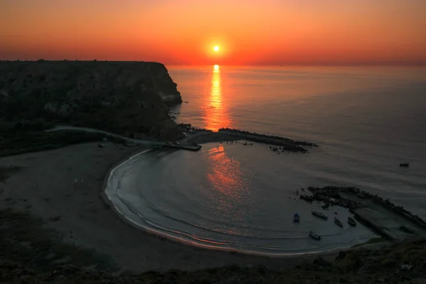 Bolata Beach napkelte, közel a Cape Kaliakra, Bulgária — Stock Fotó