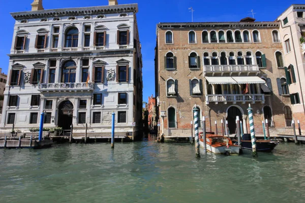 Les canaux de Venise, Italie — Photo