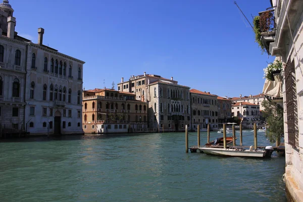 Les canaux de Venise, Italie — Photo