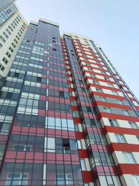 Rusya, Saint Petersburg: 22.06.2020 Güzel ev, yeni bina, tepeden tırnağa bina manzarası