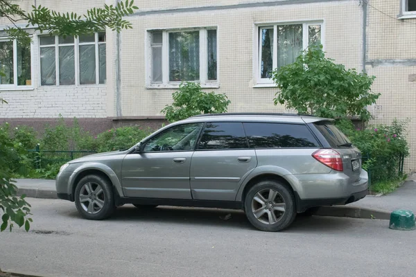 Rusya Saint Petersburg 2020 Subaru Outback Test Sürüşünde Evin Yakınındaki — Stok fotoğraf