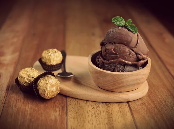 Házi Készítésű Csokoládé Fagylalt Menta Tálba Házi Ökológiai Termék — Stock Fotó