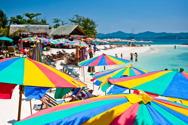 Playa Tropical Arena Blanca Con Cielo Azul Islas Similares Phuket — Foto de Stock