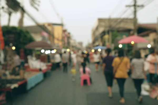 Night Festival impreza Imprezowa na ulicy z osobami niewyraźne — Zdjęcie stockowe