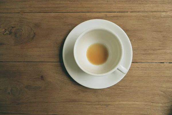 Koffie kopje koffie op tafel in café, vintage stijl — Stockfoto