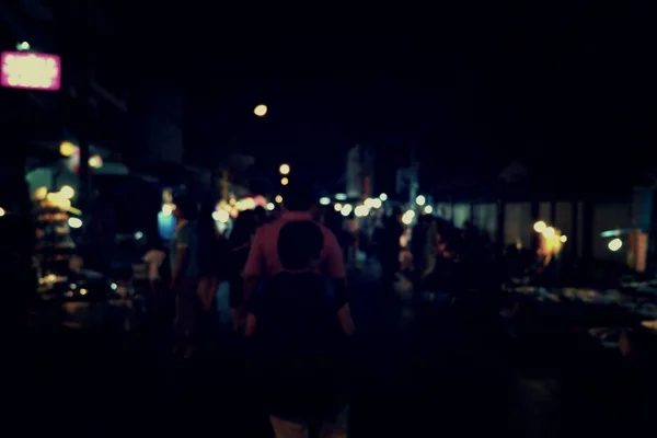 Festival da Noite Festa na rua com pessoas desfocadas — Fotografia de Stock