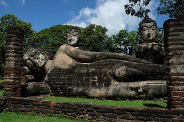 Kamphaeng P Buda Heykelleri Tarihi Parkı ile Wat Phra Kaeo