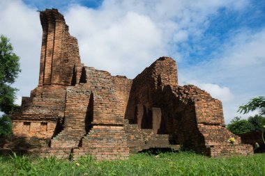Wat Nong Phikun Buda Heykelleri Tarihi Parkı ile Nakhon Ch
