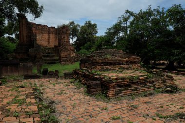 Wat Nong Phikun Buda Heykelleri Tarihi Parkı ile Nakhon
