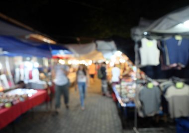 İnsanlar Blurred Backgro ile sokakta Gece Festivali Olay Partisi