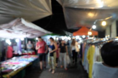 İnsanlar Blurred Backgro ile sokakta Gece Festivali Olay Partisi