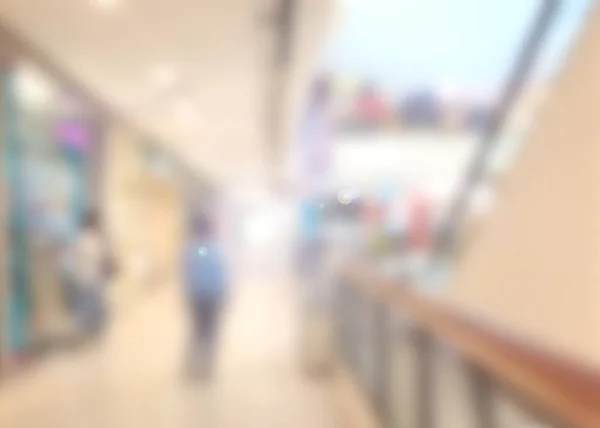 Verschwommenes Bild von Einkaufszentrum und Menschen im Kaufhaus. — Stockfoto